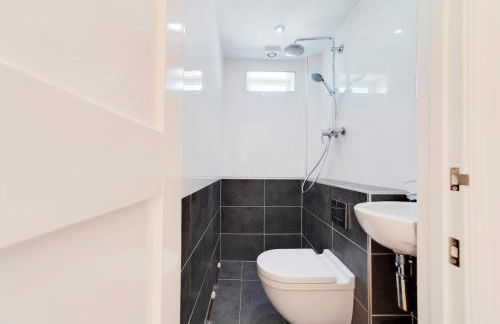 Pass the Keys Modern & Spacious 1 Bed Terrace with Free Parking - Foto 26