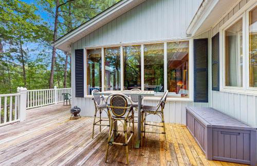 Deck and Private Dock! Waccamaw River Retreat - Photo 2