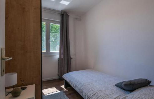 6 Bedroom Beautiful Home In Nedescina - Foto 34