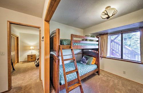 Spacious Lake Arrowhead Home with 2 Decks and Views - Foto 15