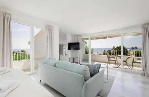 Marbella, Costabella - Beachfront Villa with Heated Pool - Photo 62