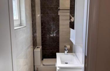 Tami House - Photo 33