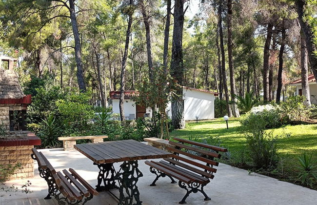 Family Villa in Sani - Sleeps 6 - Parking - Wifi - Foto 8