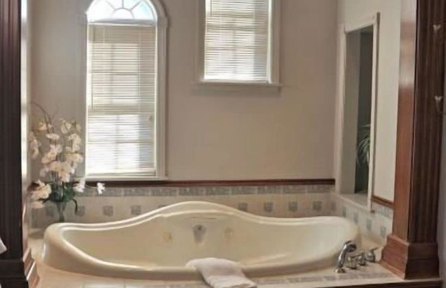 Luxury Mountain Getaways - Photo 14