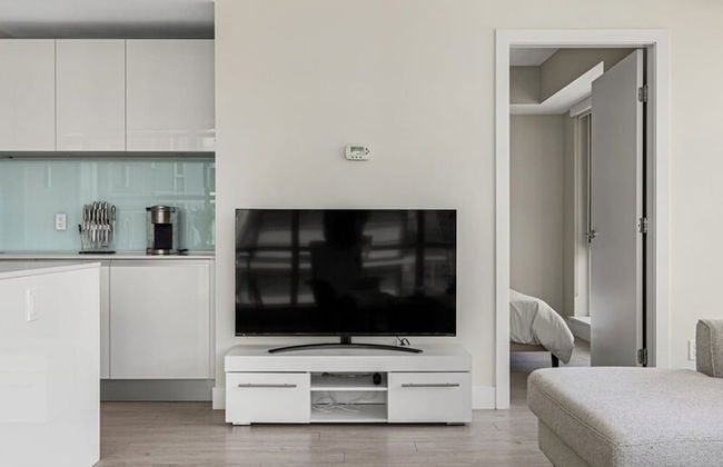 DT Upscale Corner Unit Tower Views Free Parking - Photo 9