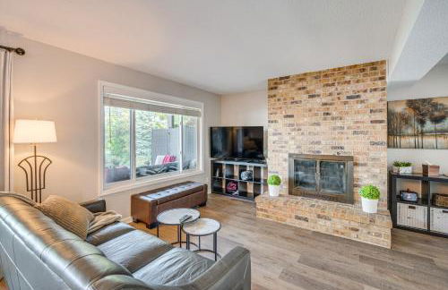 Riverfront Champlin Townhome with Deck and Water View! - Foto 5