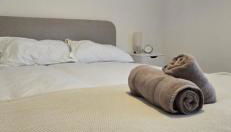 Salisbury City Centre 2-Bedroom Serviced Accommodation-Apartment - PennyVille - Foto 4