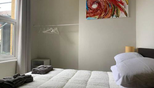 Central 2 bed flat. Free parking (Off-street) - Foto 5