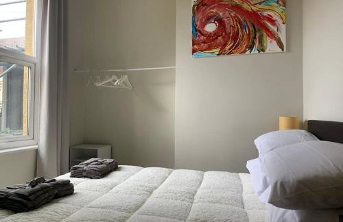 Central 2 bed flat. Free parking (Off-street) - Foto 5