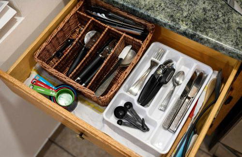 Spacious 4BR House Free Parking w Backyard BBQ - Foto 45