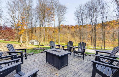 Shady Point Retreat with Hot Tub and Pickleball! - Foto 36