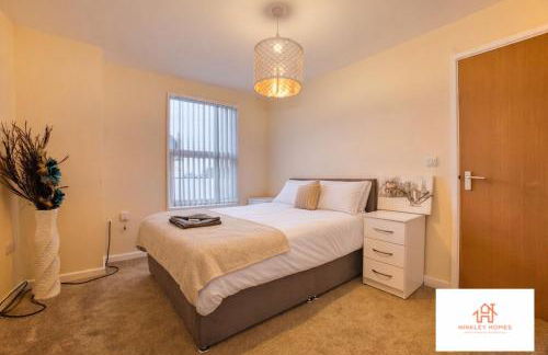 4 BR - Sleeps 12 - Long Stays - Free Parking - Foto 4