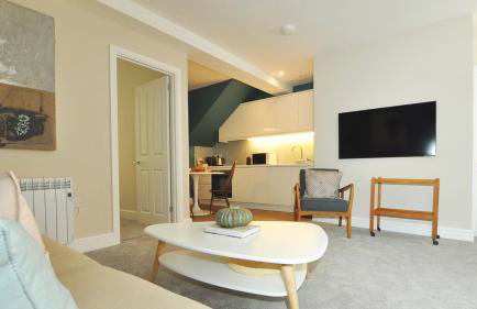Trident Court Apartments - Photo 4