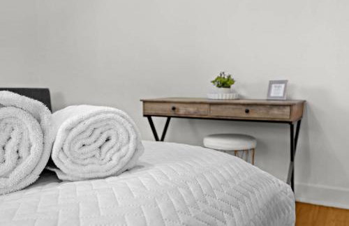 Modern Apartment with Parking & Prime Location - Foto 22