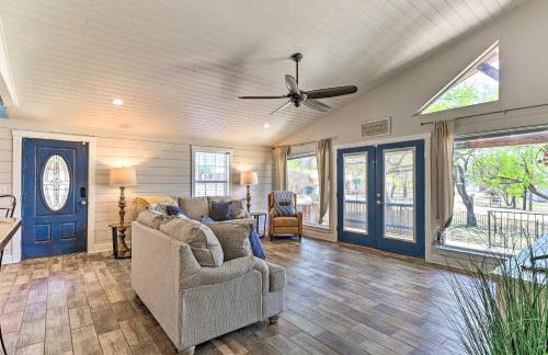 Charming Burnet Cottage with Lake View and Porch! - Foto 4