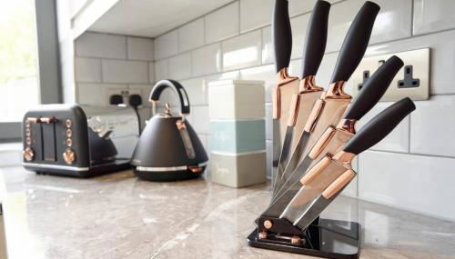 Home from home - 4 Double Bed House with Parking - Foto 5