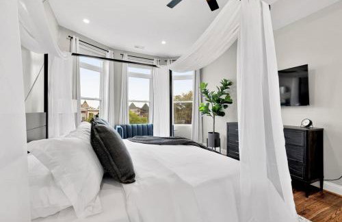 Luxury 4-BR with Free Parking in Heart of DC - Steps to Metro - Photo 32