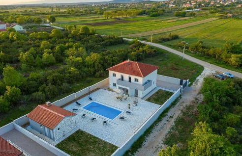 4 Bedroom Cozy Home In Donja Jagodnja - Foto 23