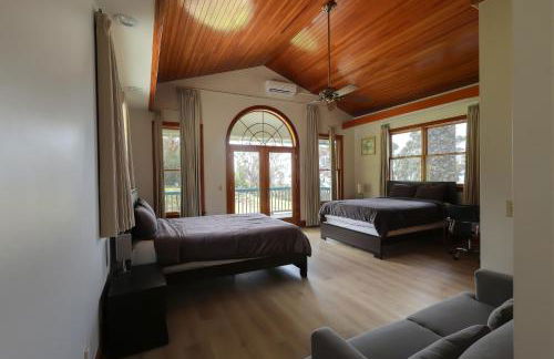 Luxury Oceanview Estate - Photo 12