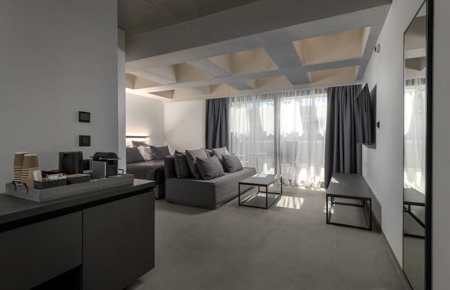 Essence Suites - Photo 28