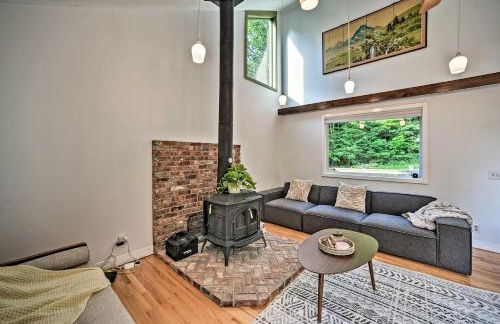 Modern Catskills Reprieve with Hot Tub and Mtn Views! - Photo 6