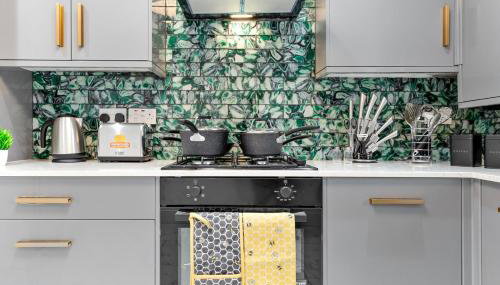 Lovely 4-BR Home In Leyton - Sleeps 14, Near Tube, Arcade, 100inchTV - Foto 4