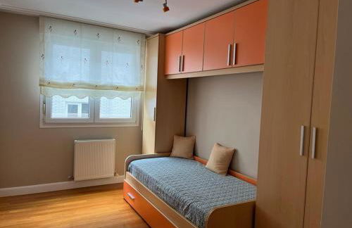 Piso en el centro de Laredo a pie de playa - Foto 10