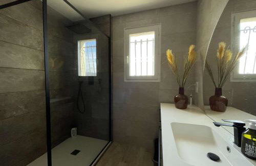 Maison à Saint-Remèze avec Piscine, 8 Pers, Animaux Acceptés, Jardin 2000m² et Studio Indépendant - FR-1-382-201 - Foto 17