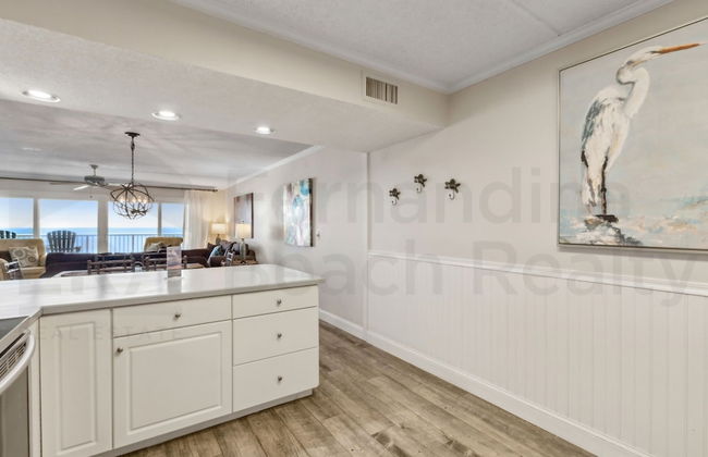 Upper Unit Condo Overlooking Both the Ocean Pier and Swimming Pool by RedAwning - Foto 31