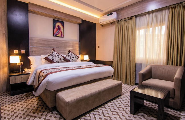 Heroes Luxury Apartments and Suites - Foto 9