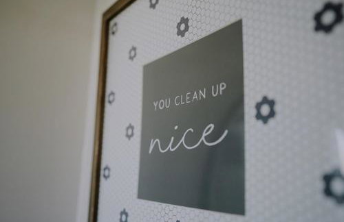 The White House, A Unique ABQ Stay in Central Location near Uptown - Foto 48