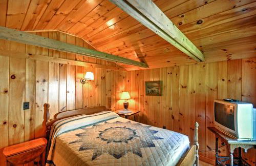 Bayfront Hancock Cottage with Beach Access and Views! - Photo 17