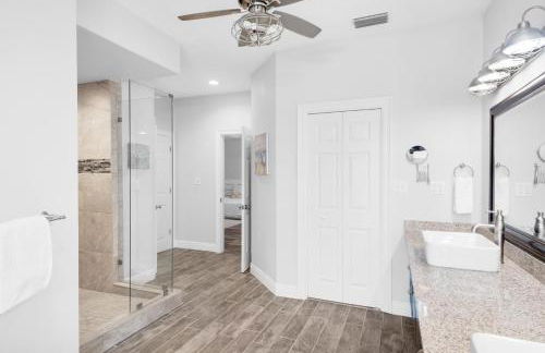 Enclave 202a 2 Bedroom Condo by RedAwning - Foto 75