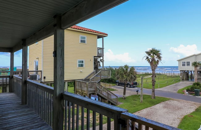 2nd Row Beach Home Ocean Views Old School Vibes - 1 min Walk to Sunny Beach - Foto 4