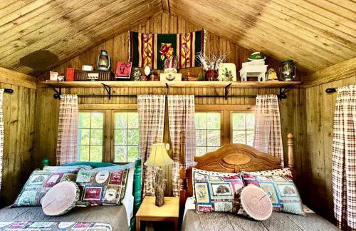 Tranquil Riverfront Cabin Retreat with Wildlife, Trails & Open Skies in Tahlequah, Oklahoma - Foto 54