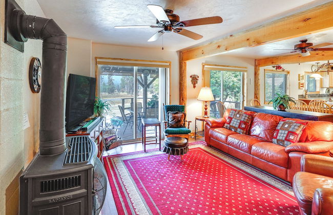 Remote Elk City Escape with Decks and Mtn Views! - Foto 11