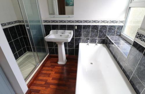 Langlands - Photo 48