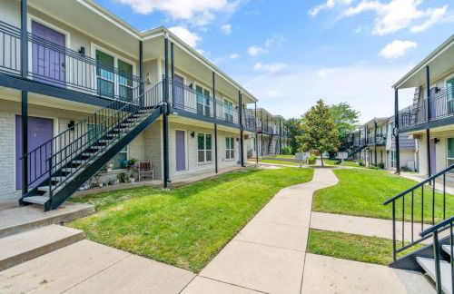 Intimate 2BD TCU Walkable - Foto 35