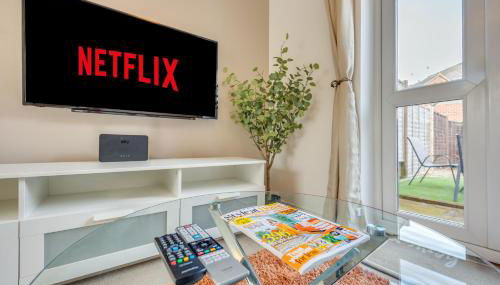 Oakbridge House - 6 mins drive to CMK - Free Parking, Fast WiFi, Smart TVs with Sky and Netflix by Yoko Property - Foto 4