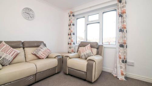 Spacious two bed house with parking and garden - Foto 2