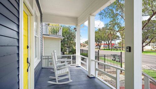 Cozy Home Near Downtown with a Pool and Fire Pit - Foto 3