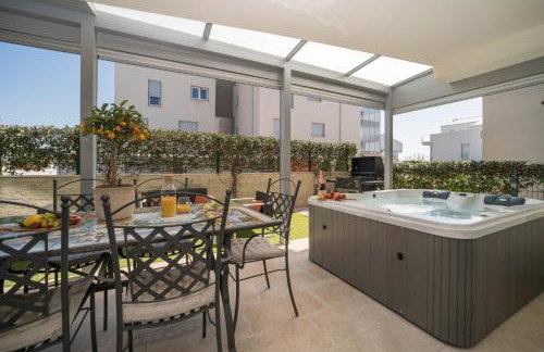 Apt GioAn Novigrad, 500m to Sea, private heated Jacuzzi, BBQ, free parking - Photo 7