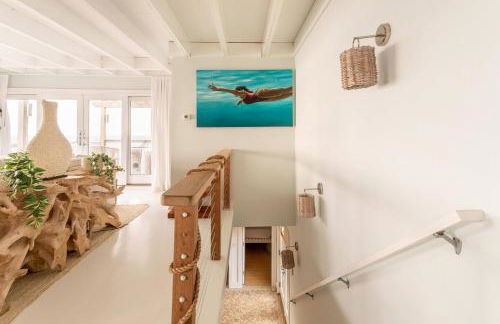 Surfside Villa by Rove Travel - Oceanfront Home with Hot Tub - Foto 42