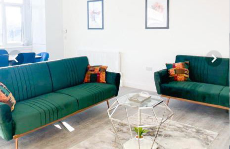 The Felix Apartments - 3 Bedrooms - FREE Parking - Close to train station - Photo 31