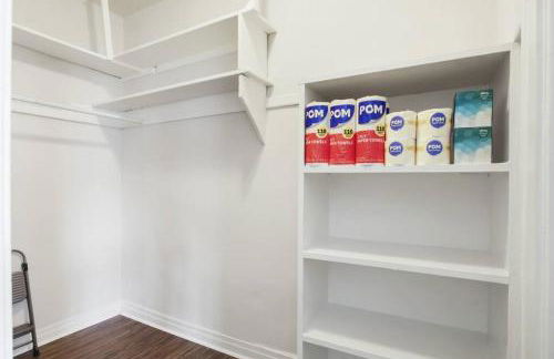 Prime & Stylish 1BR Hideaway - Dorchester 306 - Photo 7