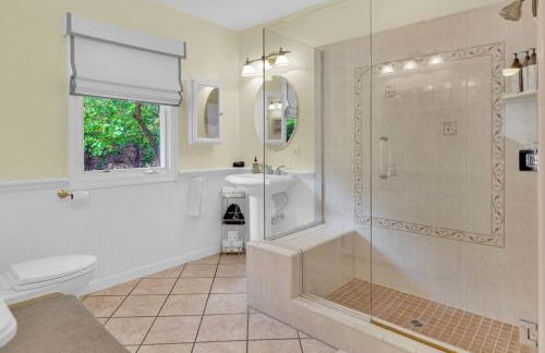 DoWNTOWN DeRBY-Hot Tub & Views - Foto 14