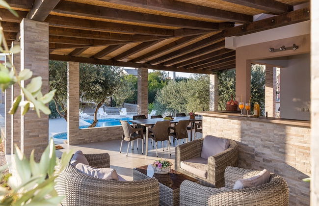 Spacious Holiday Home With Swimming Pool - Foto 18