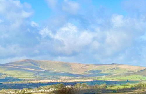 Rural Cottage, 3 beds, 3 bath,LOG BURNER, HOT TUB, with Cymru Holidays - Foto 12