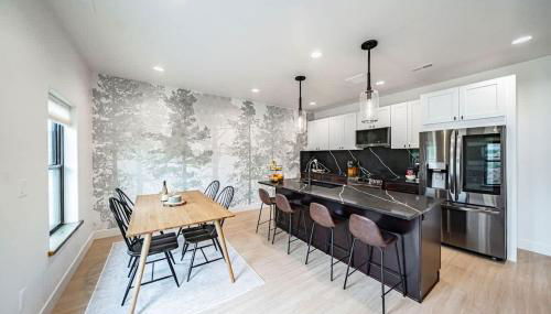 Unique Townhome with AC Garage Patio - Foto 5