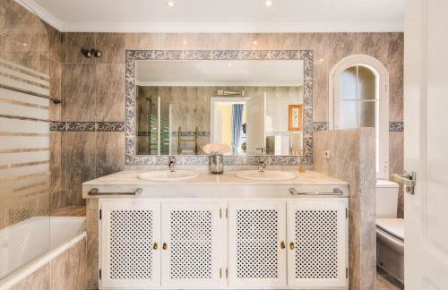 Golden Mile Villa Close to Beach - Foto 33